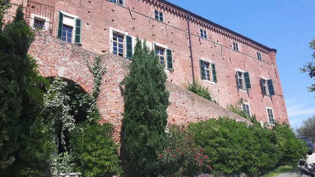 Castello di Monteu Roero