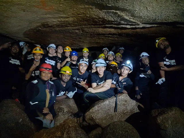 Gua Batu Maloi by RNR Adventures
