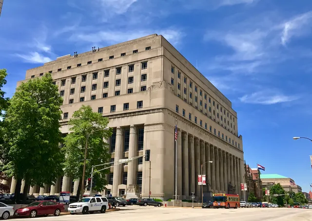 Carnahan Courthouse St. Louis City Circuit Court