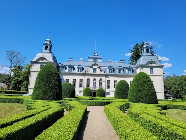 Kronovall Mansion Gardens