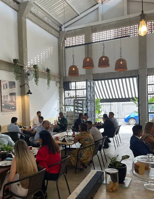 La Placita Food & Drinks