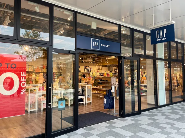 Gap Outlet THE OUTLET KITAKYUSHU store