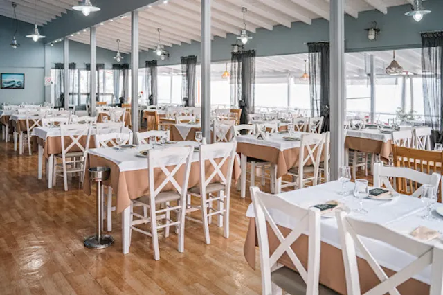 Ψαροταβέρνα Το Ακρογιάλι