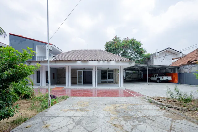 RedDoorz near Jalan Cikini