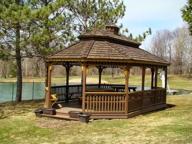 Lake Chalet Motel & Campground