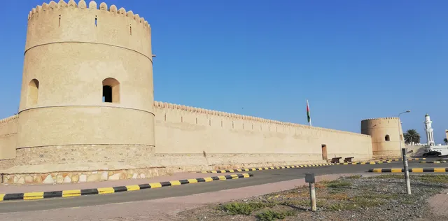 Shinas Fort | قلعة شناص