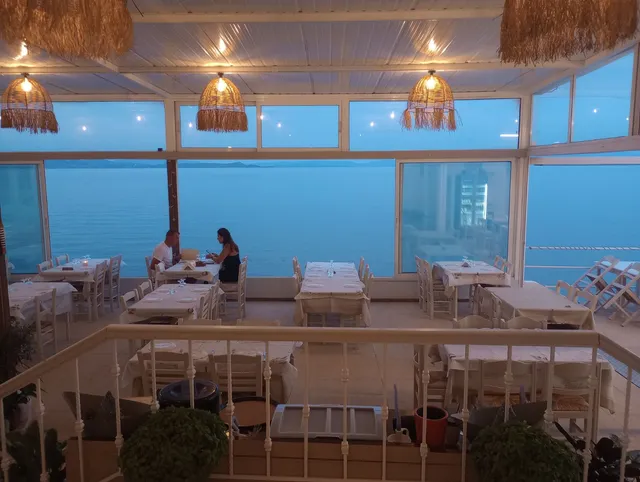 Isalos Seaside Restaurant