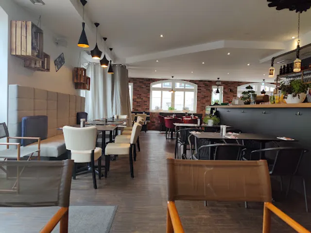 STADTBÜHNE- BISTRO-BAR-CAFÉ