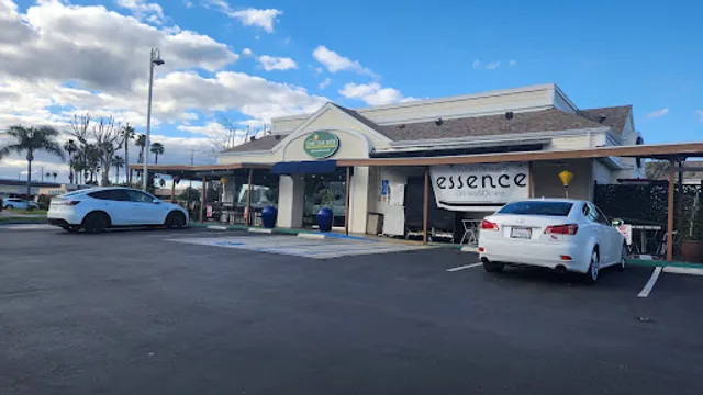 Tam Bien Express (is Now Open_ Essence Drinks and Dining)