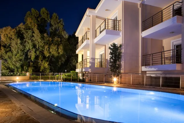 Meliti Waterfront Suites