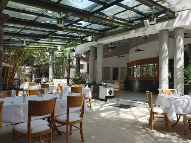 Le Bistro Restaurant