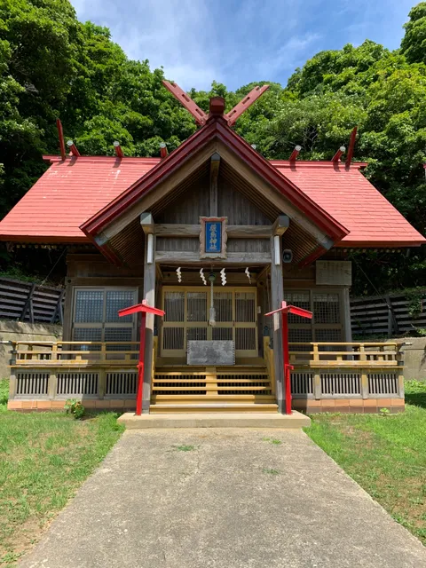 Kamoenaiitsukushima Shrine