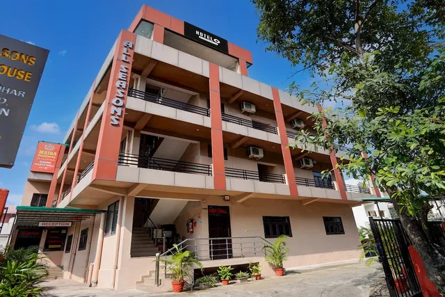 Super Hotel O GMS Road Ballupur Chowk