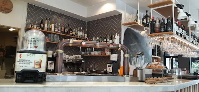 Cafe Bistro La Esquinita