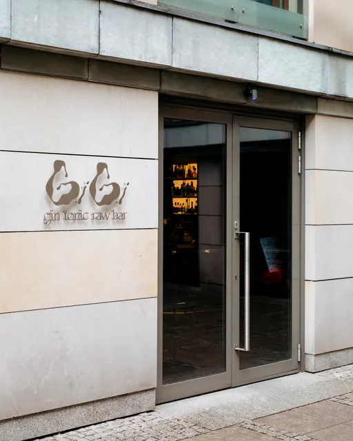 GiGi gin tonic raw bar
