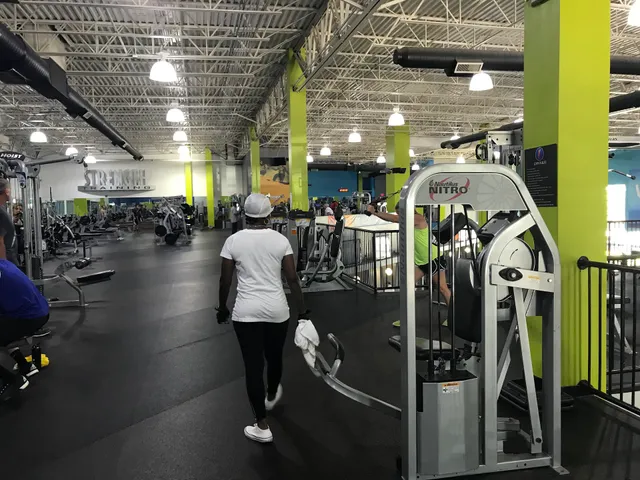 Onelife Fitness - Greenbrier