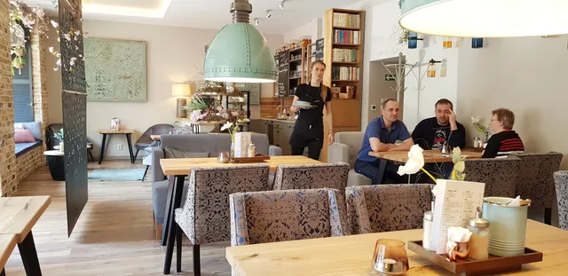 Open House Cafe & Bistro