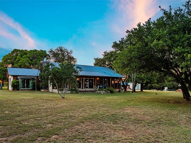 Westcave Cellars Winery & Brewery