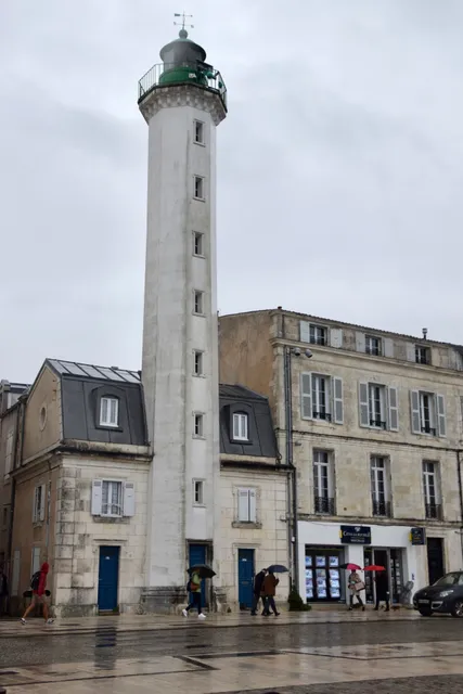 Phare vert du quai Valin