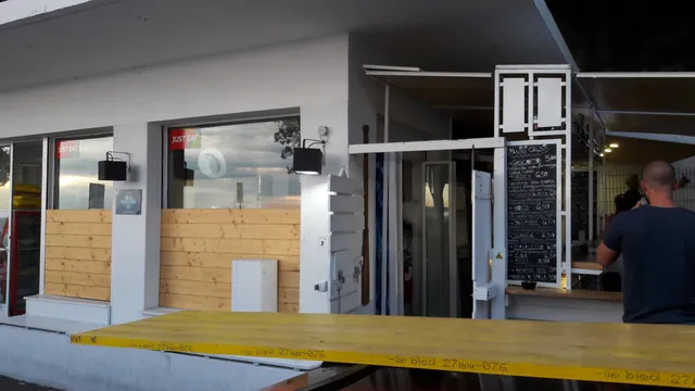 Voi's Music Food Cocktails