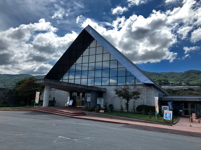 Suwa Garasu-no-Sato (Glass Museum)