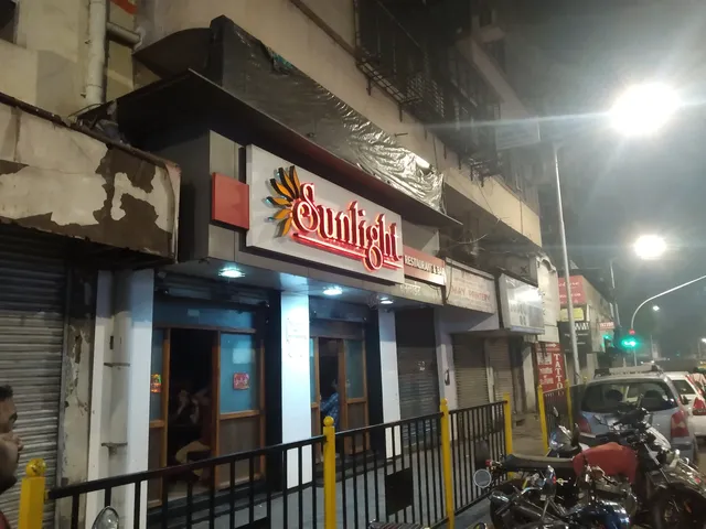 Sunlight Restaurant & Bar