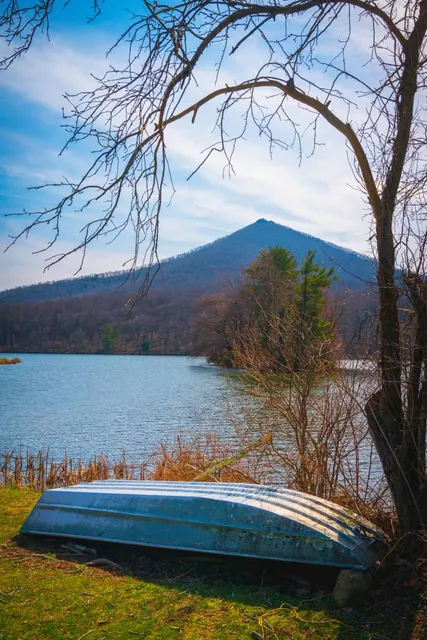 Peaks of Otter Visitor Center
