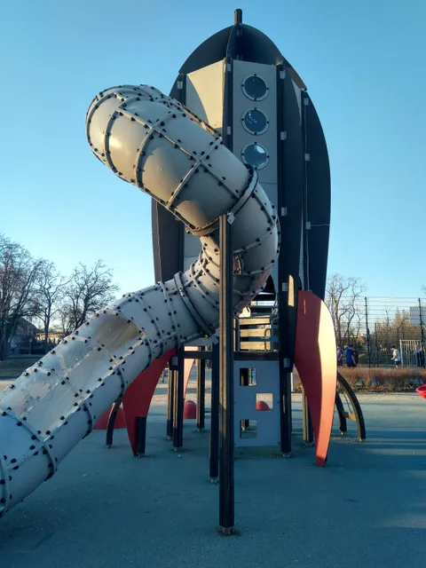 Tejút park - sportpálya, játszótér és kültéri fitneszpark