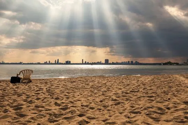 Hanlan's Point Beach