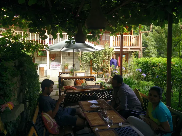 Rose Garden Restaurant