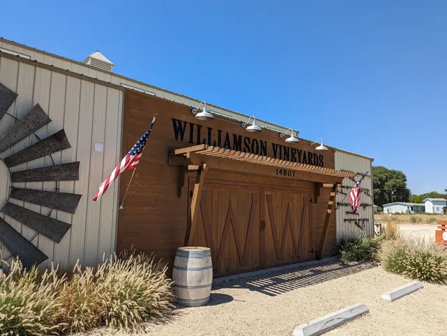 Williamson Orchards & Vineyards