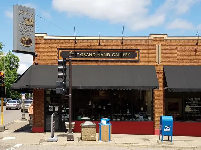 Grand Hand Gallery