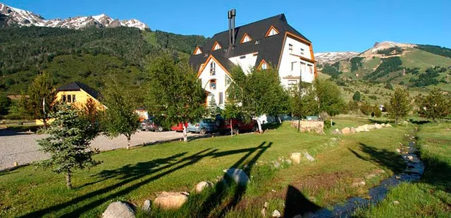 Village Catedral Hotel