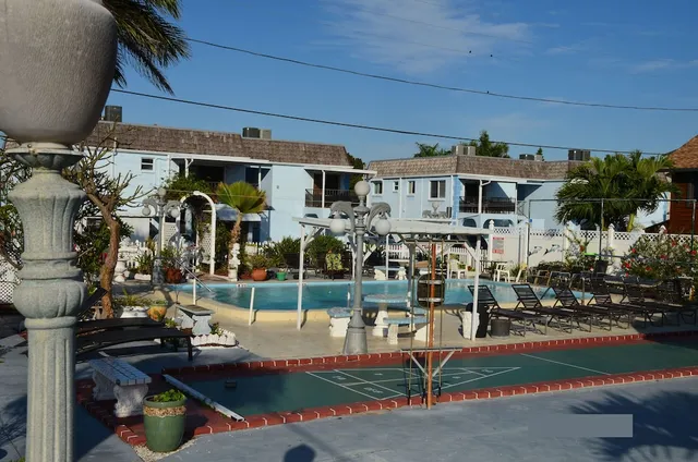 Twins Inn & Apartments