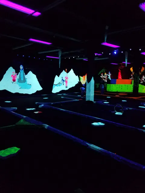 Adventure's Mini Golf