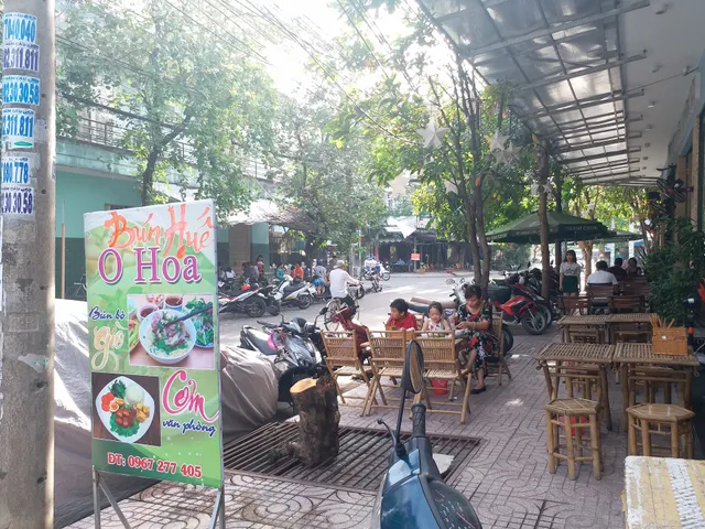 BÚN BÒ HƯƠNG VỊ HUẾ O HOA