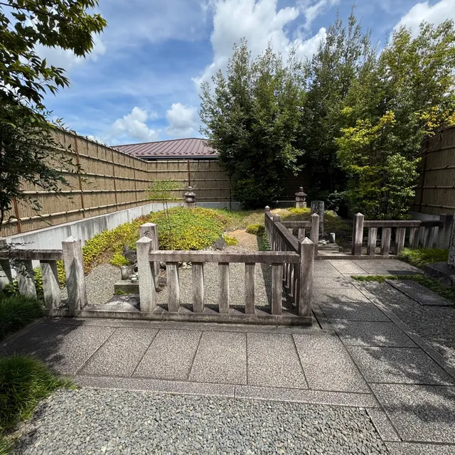 Tomb of Murasaki Shikibu