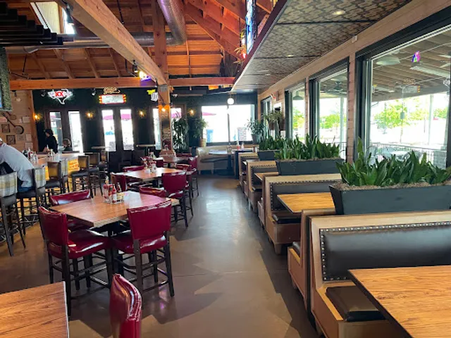 Floyds Mont Belvieu - Seafood, Steaks, and More