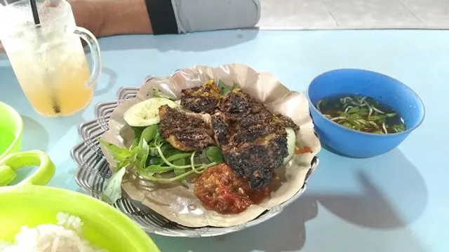 Pecel Lele Singo Edan