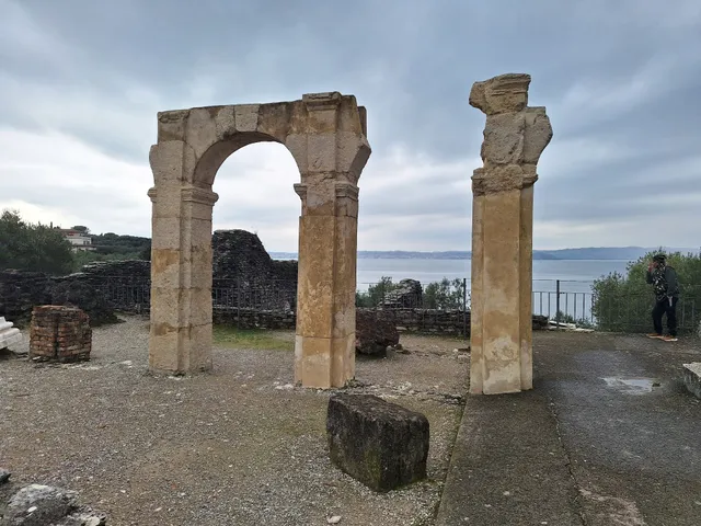 Biglietteria per Grotte di Catullo e Museo Archeologico di Sirmione