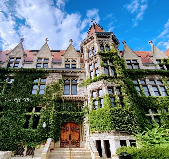 University of Chicago - Main Quadrangle