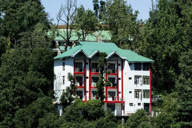 Hotel Himgiri