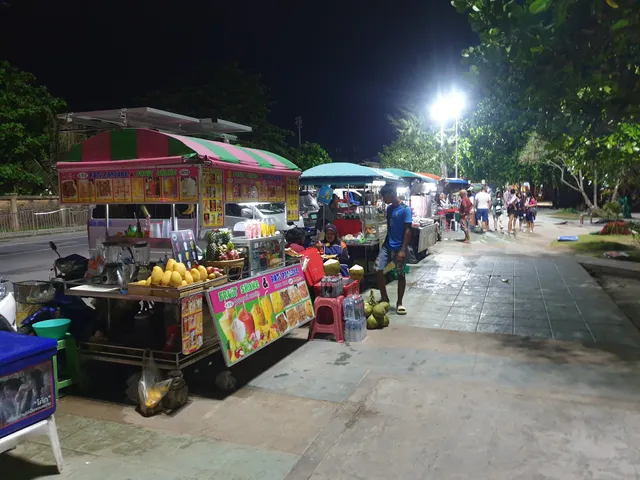 Patong Beach street vendors