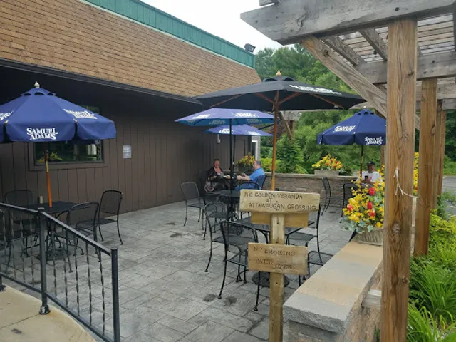 Golden Greek Restaurant & Pub