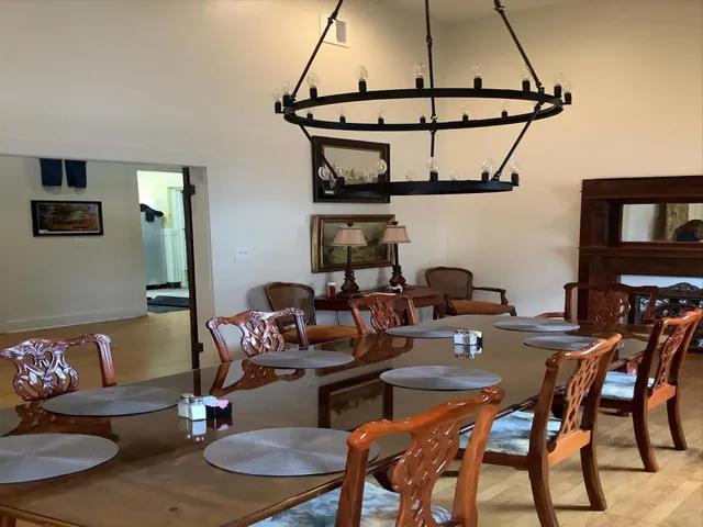 Livingston’s Soda Fountain & Grill