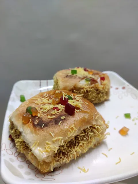 Padhi Likhi Dabeli