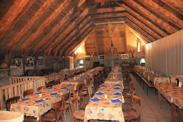 La Source de la Loire, Boutique Café Restaurant