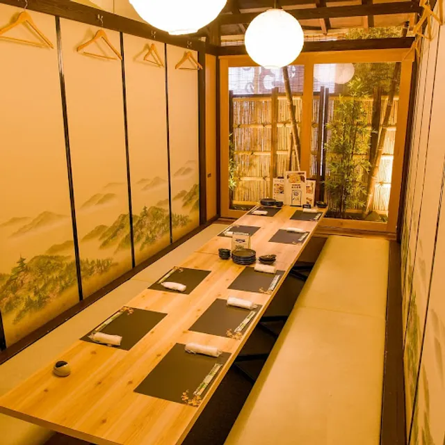 八州 離れ 博多店