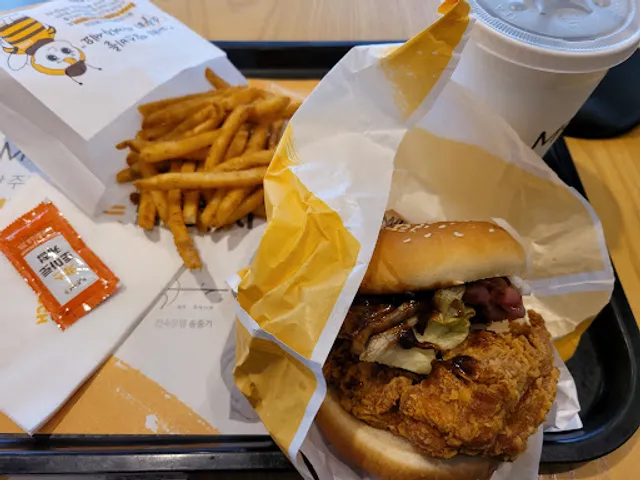 맘스터치 미금역점