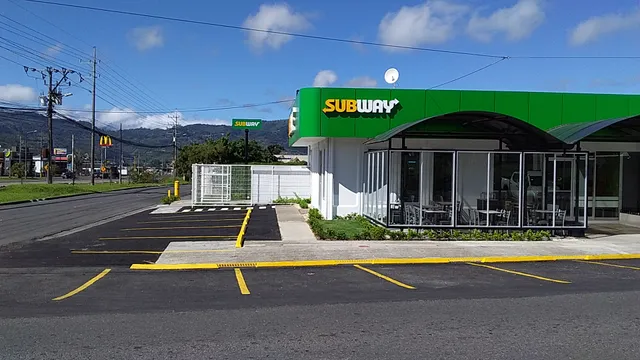 Subway El Guarco